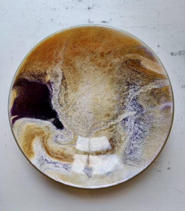 - a , glass Sculpture by Gregg Anston-Race, measuring 23 x 23 cm (H x W) £58